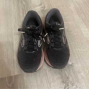 Brooks Glycerin 19 Women’s 8 Wide Black Pink Running Shoes